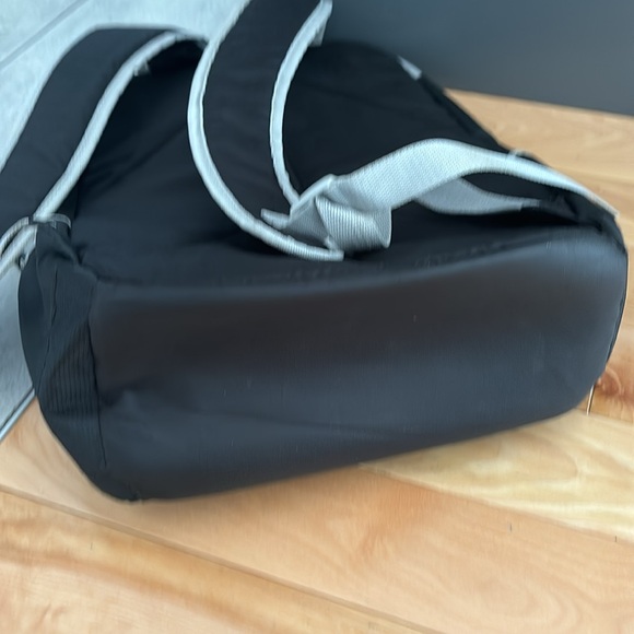 East sport bag pack Color black and gray with multiple zippers - Picture 6 of 6